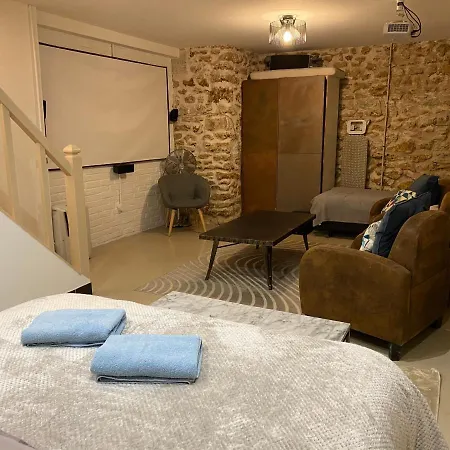 Large And Unique Souplex 60sqm, Well Located Appartamento *