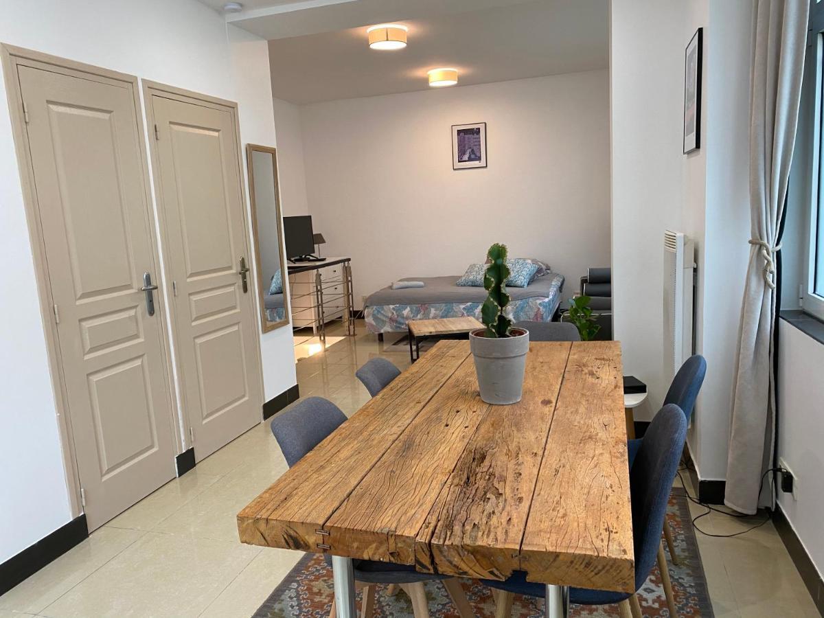 Large And Unique Souplex 60sqm, Well Located Parigi