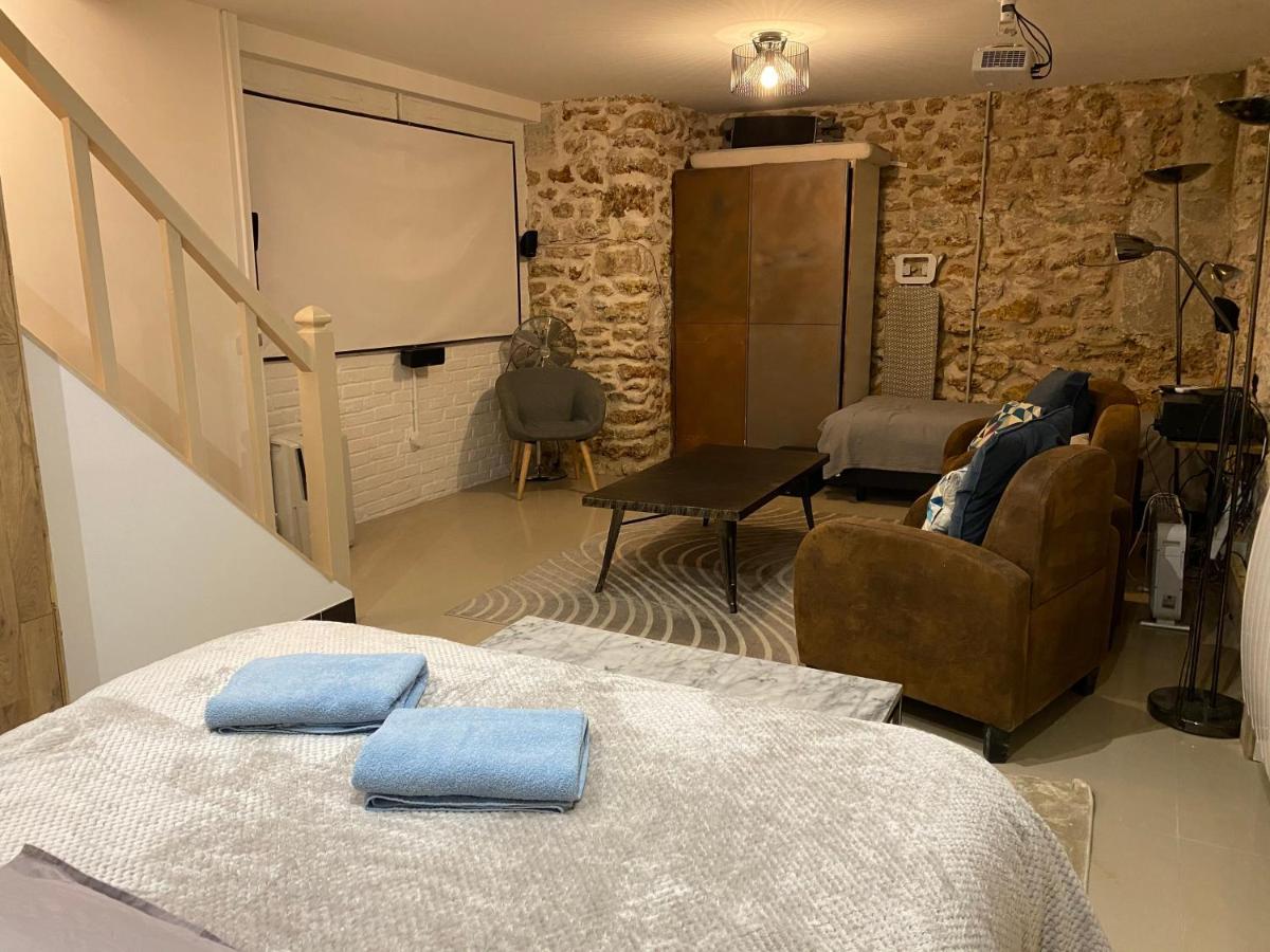 Large And Unique Souplex 60sqm, Well Located Appartamento *