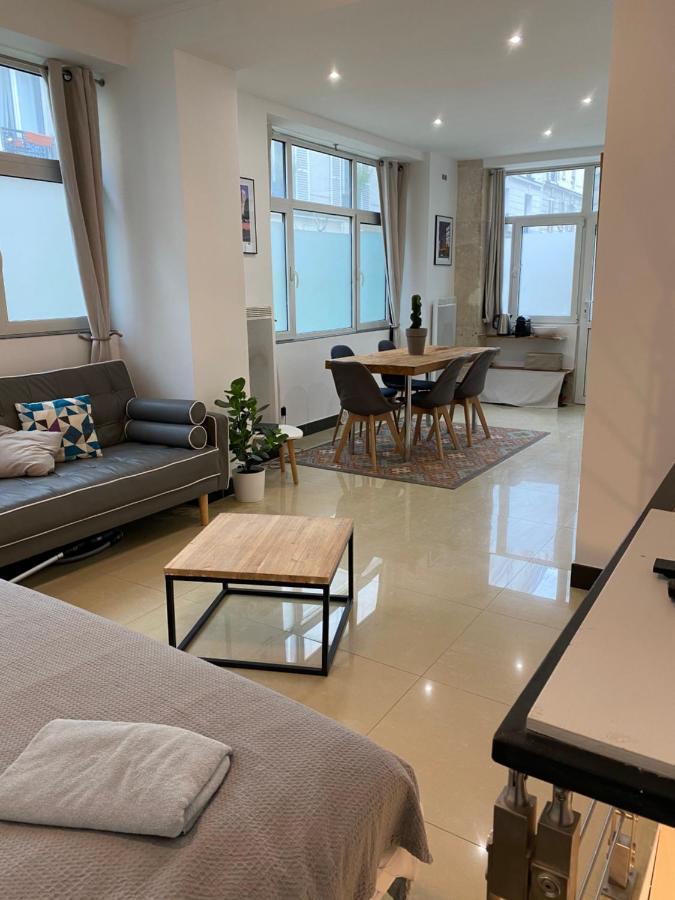 Large And Unique Souplex 60sqm, Well Located Parigi